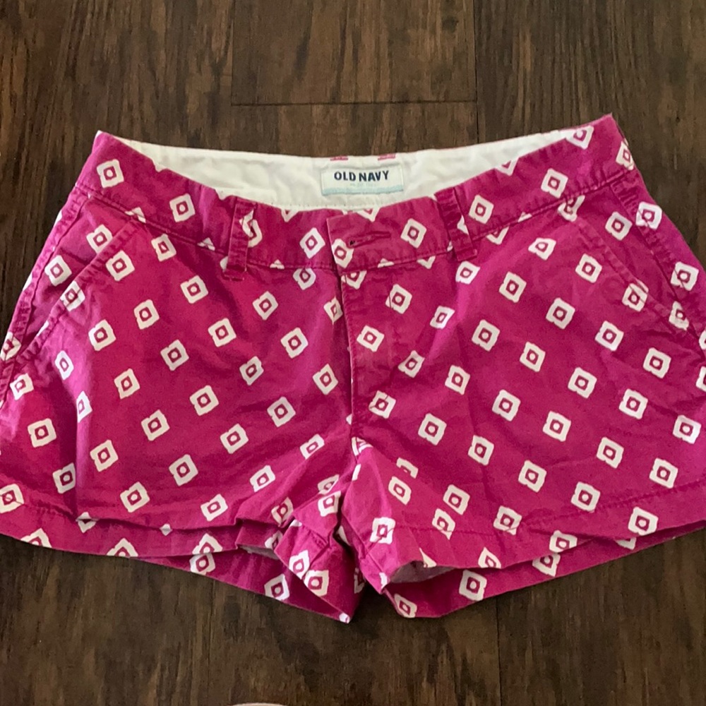 Diamond pattern Old Navy shorts